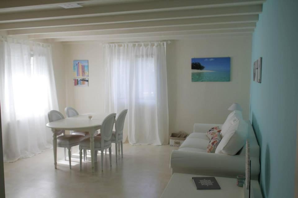 Chiqui Luxury Apartments Alónnisos Exteriör bild